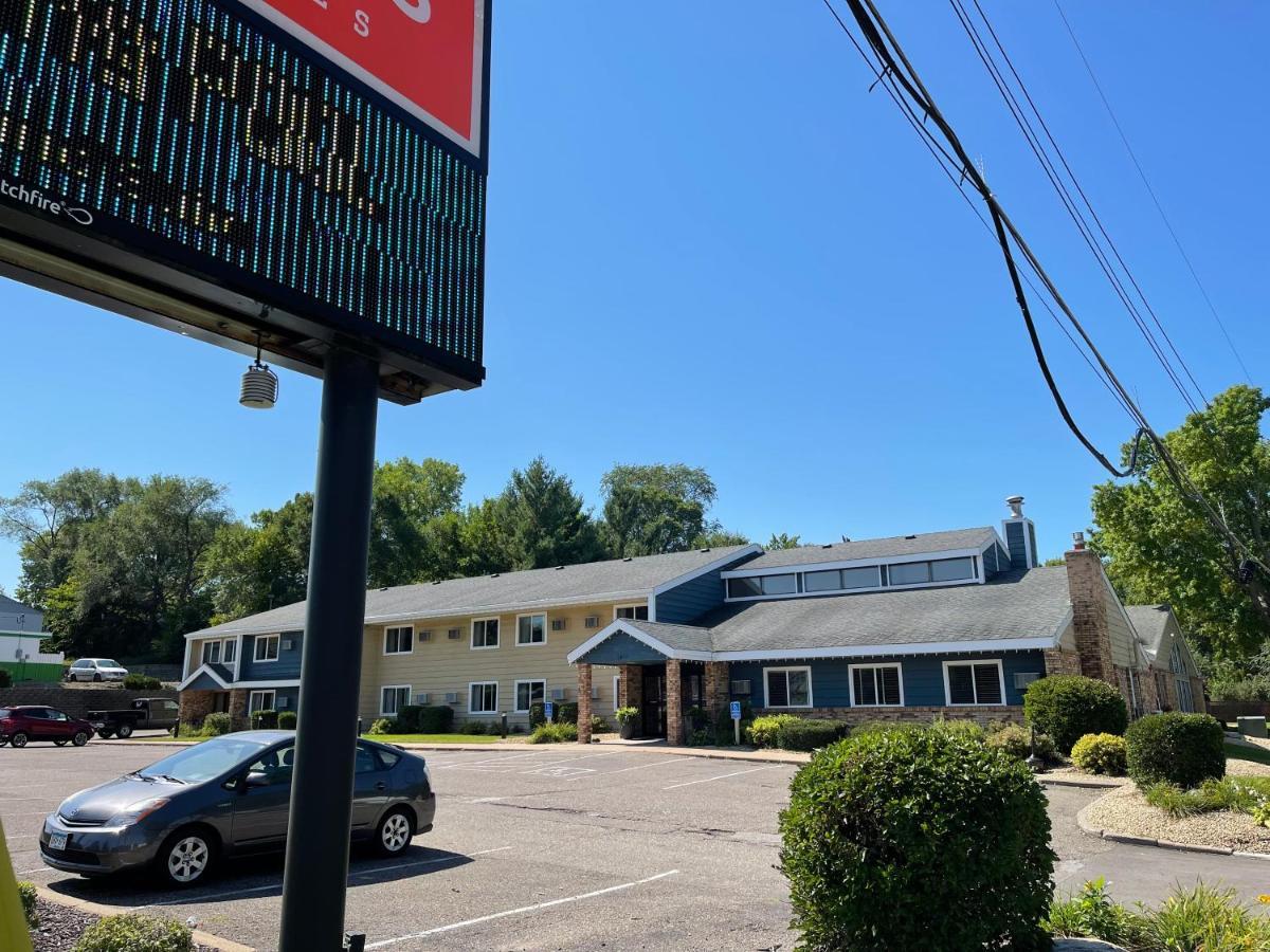 Nichols Inn&Suites Hastings Buitenkant foto