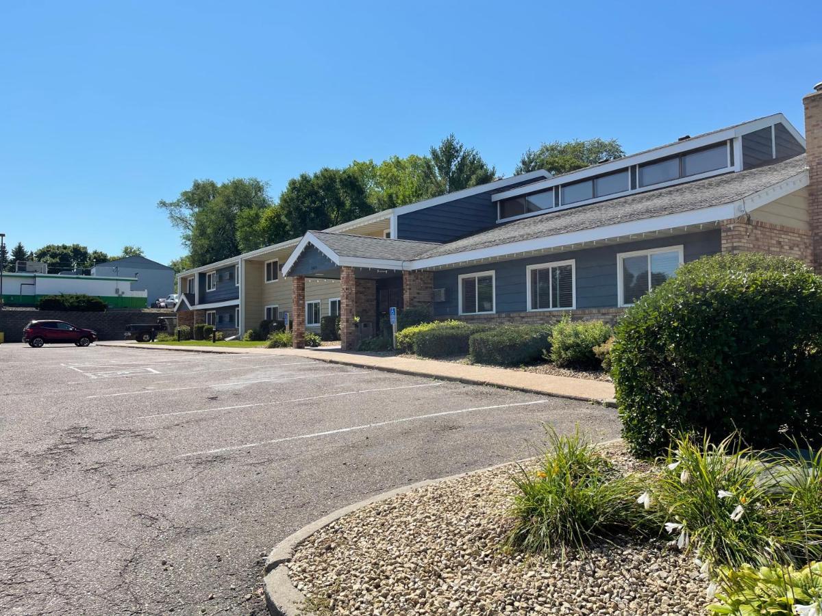 Nichols Inn&Suites Hastings Buitenkant foto